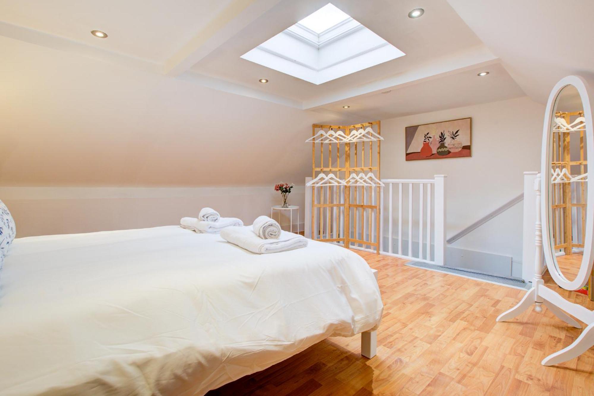 Wonderful Two-Bedroom Apartment Londra Exterior foto