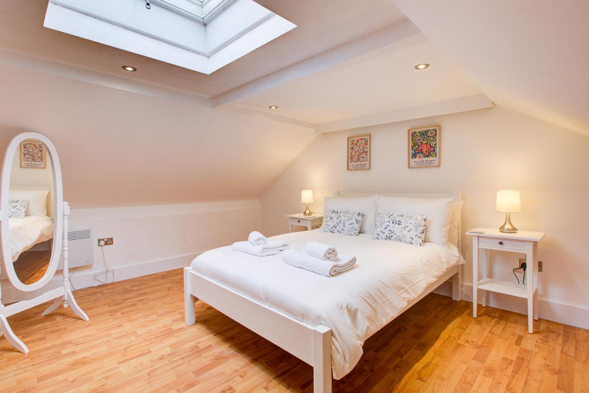 Wonderful Two-Bedroom Apartment Londra Exterior foto